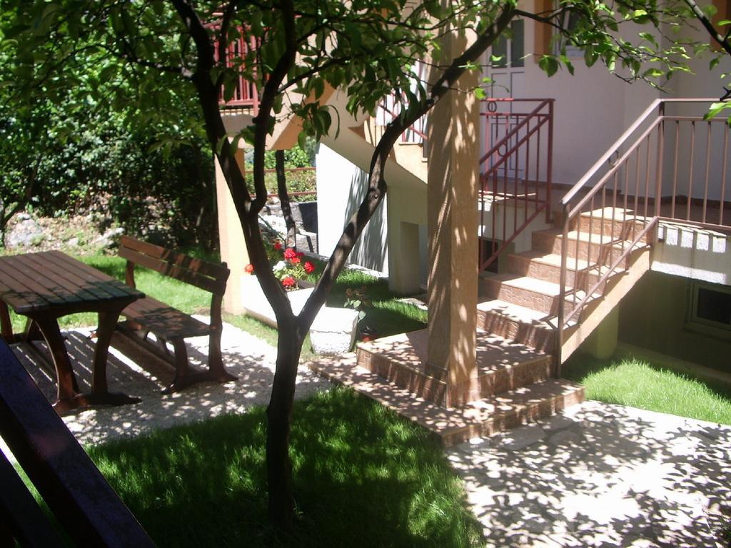 Apartmani Stanovcic Donji Morinj Buitenkant foto