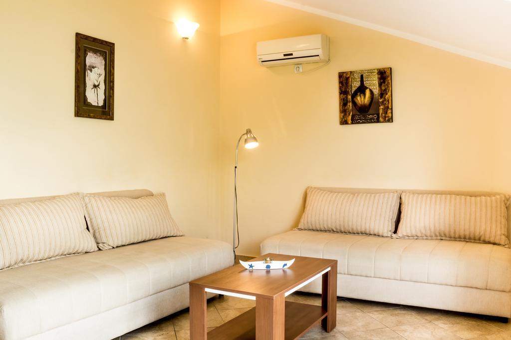 Apartmani Stanovcic Donji Morinj Buitenkant foto