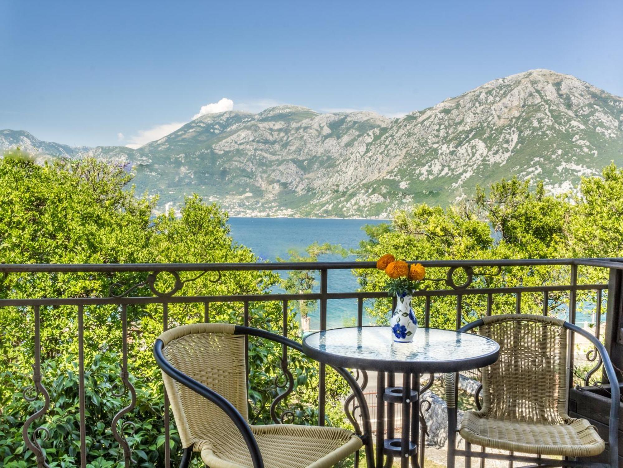 Apartmani Stanovcic Donji Morinj Buitenkant foto